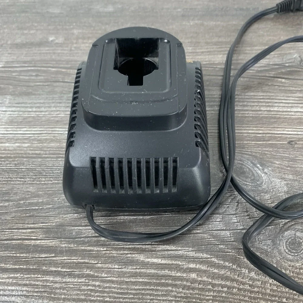 DeWalt DW9226 7.2-18V Nicd 1 Hour Battery Charger (CHARGER ONLY)